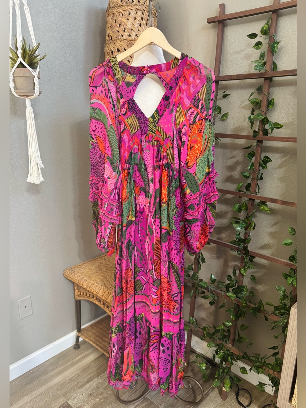 ▪️Farm Rio Long-Sleeve V-Neck Dress Pink Cool Leopards Maxi - Picture 9 of 16